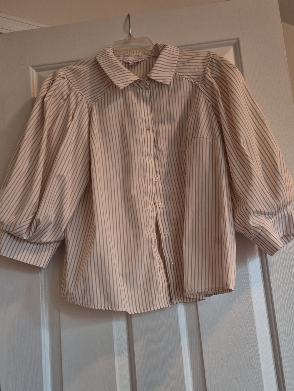 crown & ivy Cream and Brown Striped Puff Sleeve Button-Down Blouse